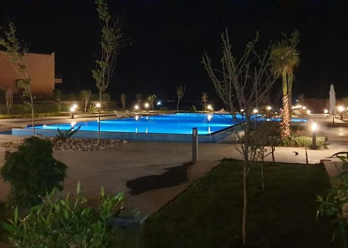 La Hacienda - -